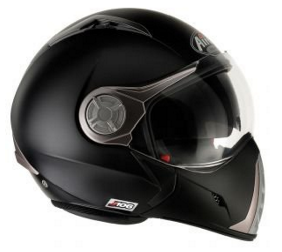 Le casque de moto Airoh J611 noir en position casque integral